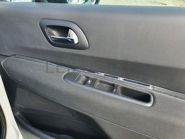 Peugeot 3008 · Ano 2013