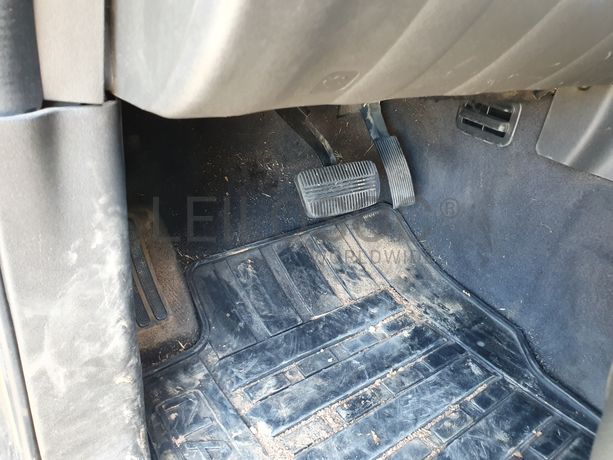 LEILÃO SUSPENSO · Nissan Navarra 3000 V6 · Ano 2011 