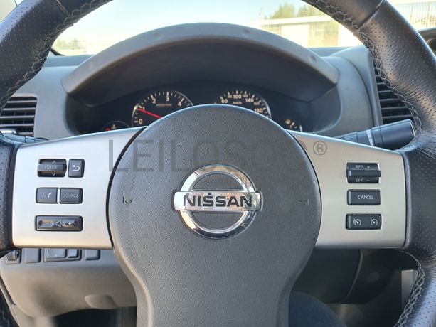 LEILÃO SUSPENSO · Nissan Navarra 3000 V6 · Ano 2011 