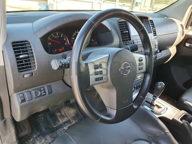 LEILÃO SUSPENSO · Nissan Navarra 3000 V6 · Ano 2011 