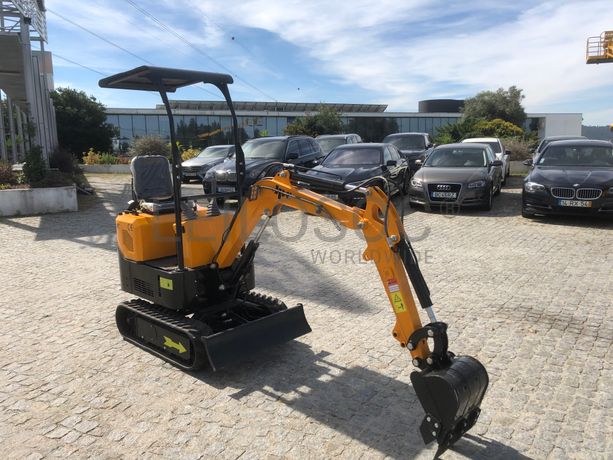 Mini Giratória JPC HT12 · Ano 2023