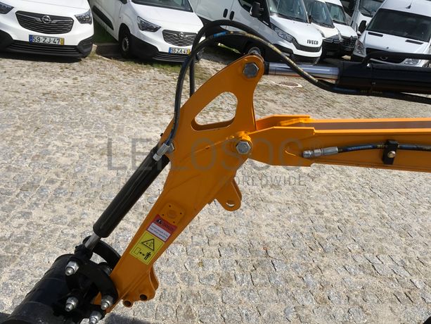 Mini Giratória JPC HT12 · Ano 2023