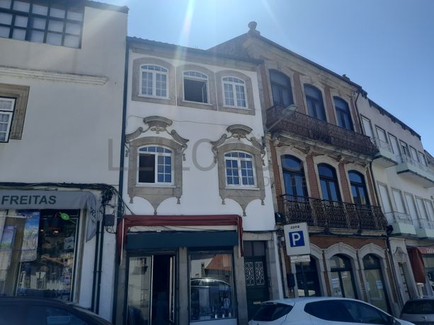 Edifício 3 Pisos · Lamego