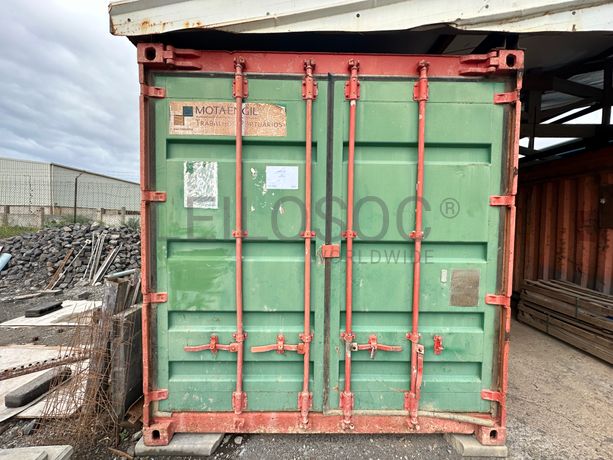 Contentor marítimo com stock de materiais diversos