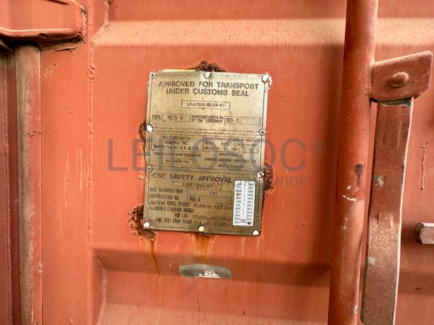 Contentor marítimo utilizado como armazém