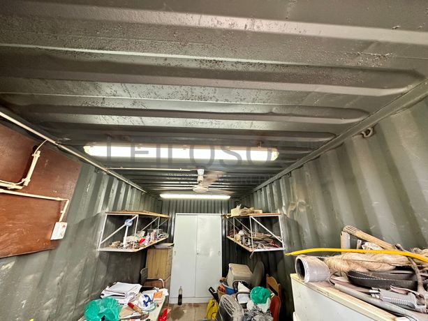 Contentor marítimo utilizado como armazém