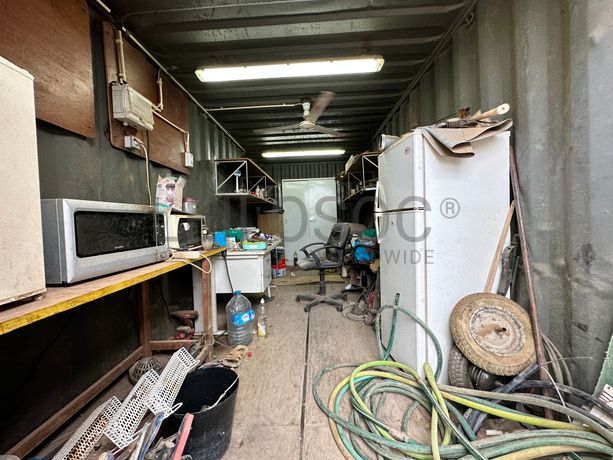 Contentor marítimo utilizado como armazém