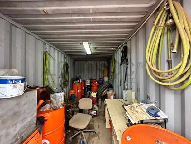 "Contentor Lubrificação com 6 metros de comprimento