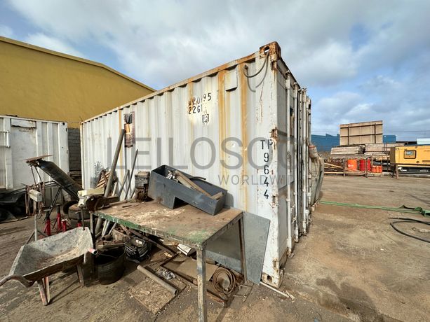 "Contentor Lubrificação com 6 metros de comprimento