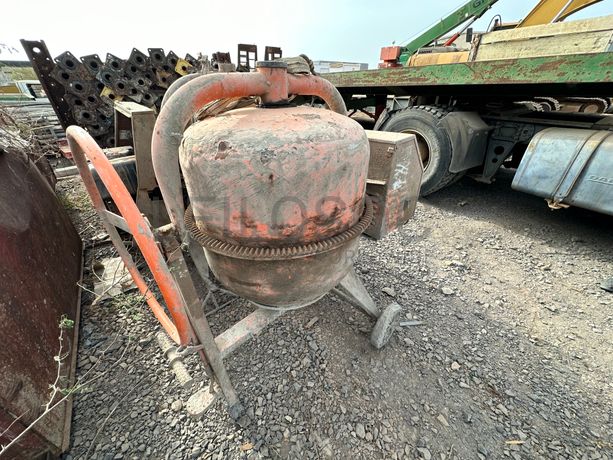 Betoneira a diesel de 260 l.