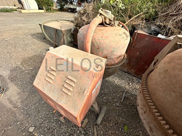 Betoneira a diesel de 260 l.