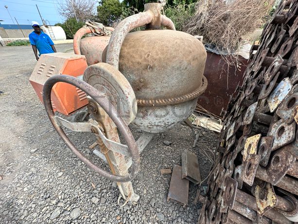 Betoneira a diesel de 260 l.