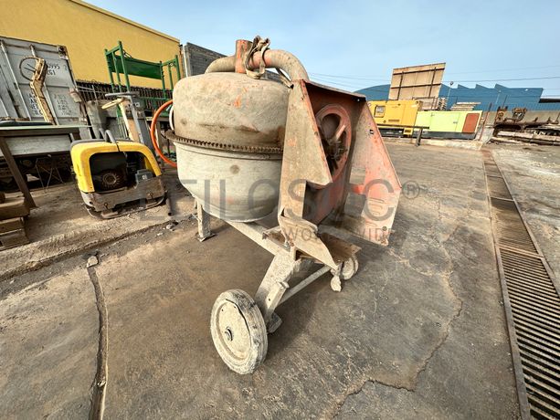 Betoneira a diesel de 260 l.