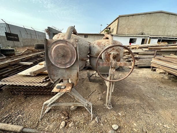 Betoneira a diesel de 260 l.