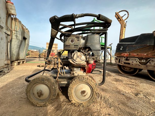 Máquina de lavar à pressão.