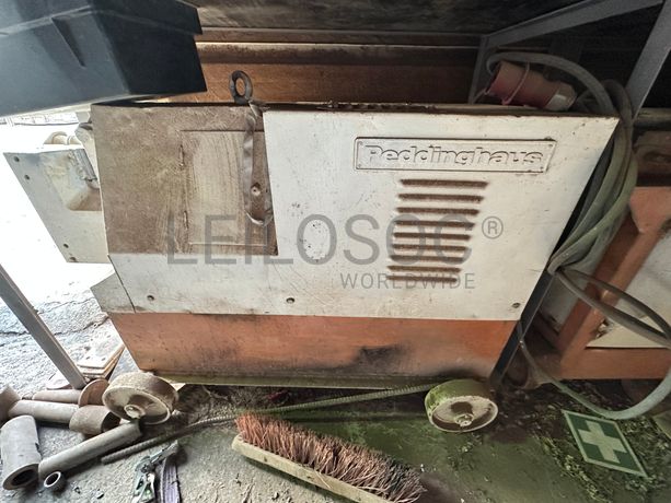 Máquina de cortar e dobrar ferro