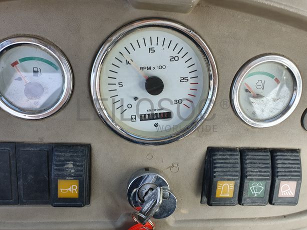 Retroescavadora Komatsu W93 R · Ano 2004