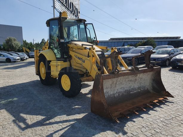 Retroescavadora Komatsu W93 R · Ano 2004