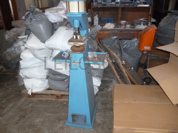 Equipamentos Industriais e de Escritório