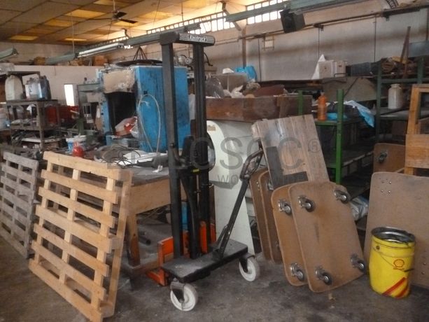 Equipamentos Industriais e de Escritório