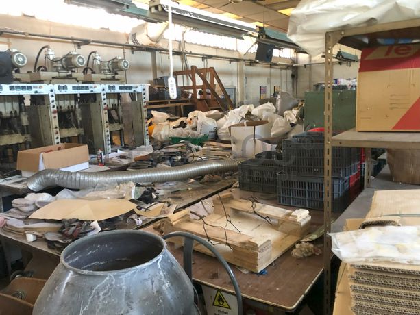 Equipamentos Industriais e de Escritório