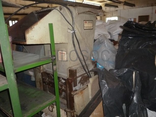 Equipamentos Industriais e de Escritório