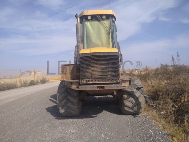 Escavadoras Volvo EC 220DL · Autocarregador florestal Ecolog 574C