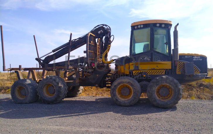 Escavadoras Volvo EC 220DL · Autocarregador florestal Ecolog 574C