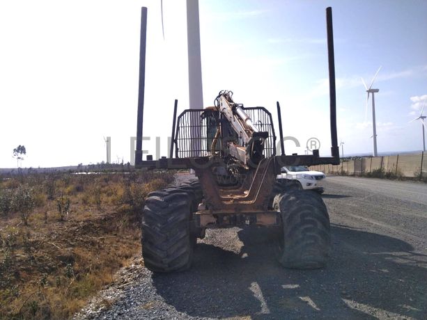 Escavadoras Volvo EC 220DL · Autocarregador florestal Ecolog 574C