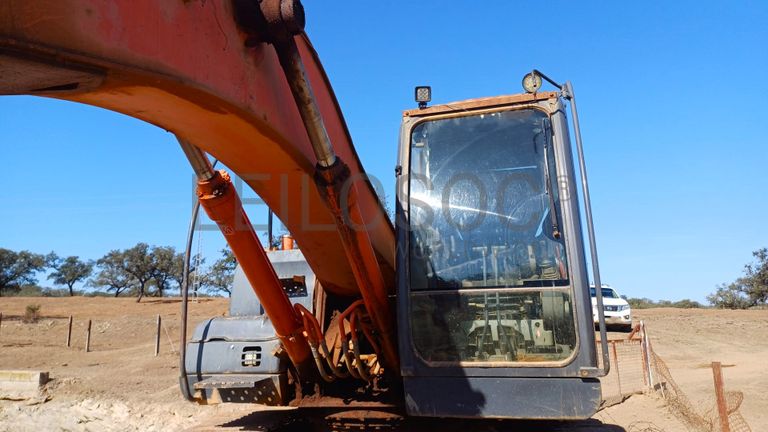 Escavadora Hitachi Zaxis ZX 200