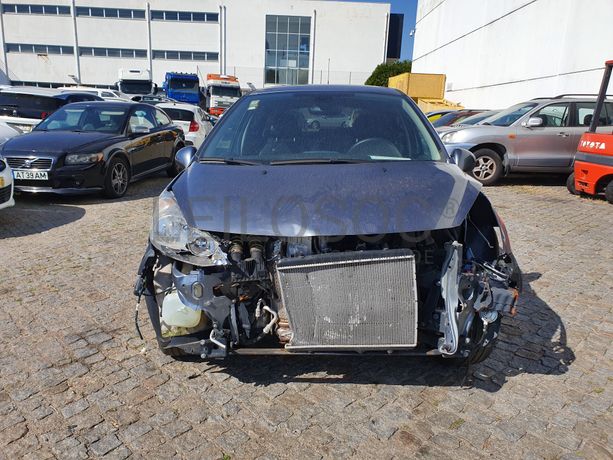 Peugeot 207 · Ano 2012