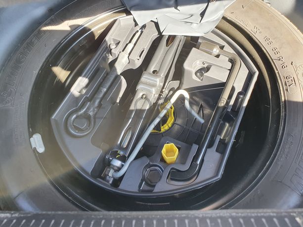 Peugeot 207 · Ano 2012