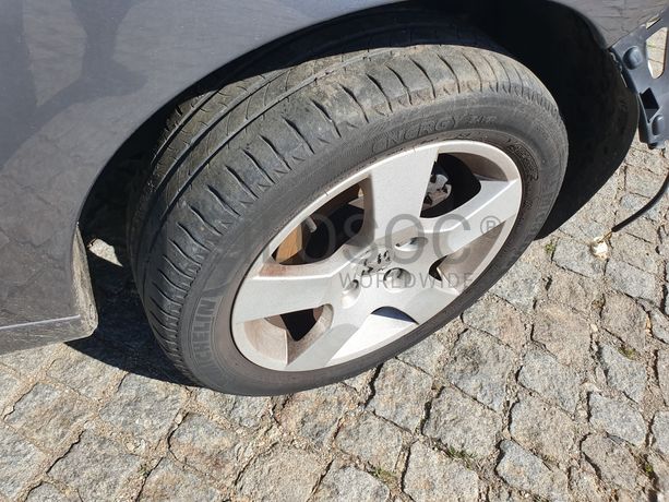 Peugeot 207 · Ano 2012