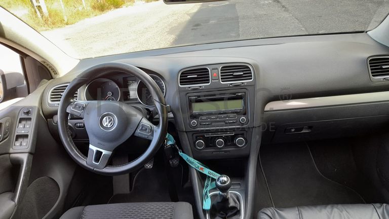 Volkswagen Golf 1.6 TDI · Ano 2011