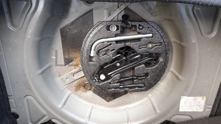 Volkswagen Golf 1.6 TDI · Ano 2011