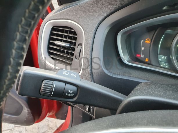 Volvo V40 · Ano 2013