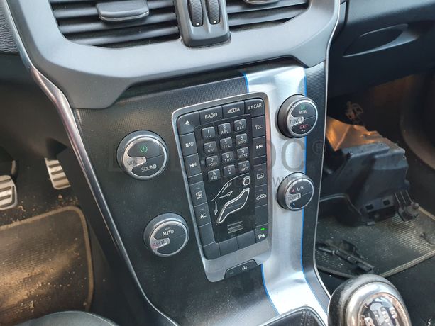 Volvo V40 · Ano 2013