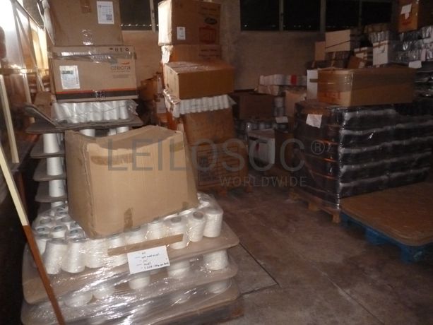 Lote de malha, fio e acessórios · Diversos