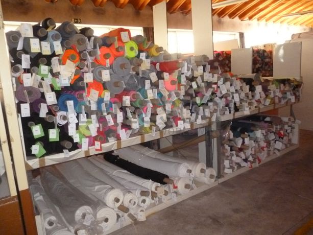 Lote de malha, fio e acessórios · Diversos