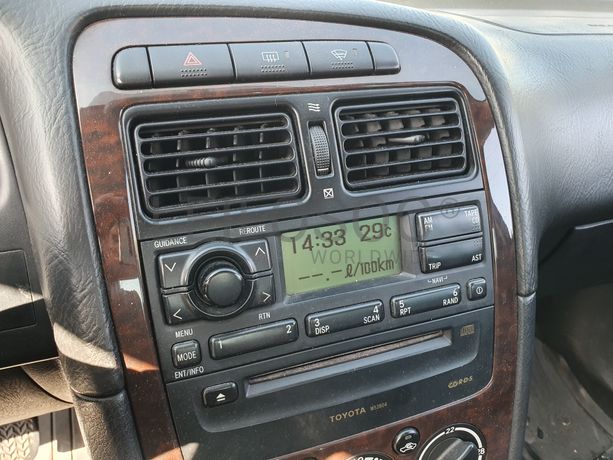 Toyota Avensis · Ano 2001