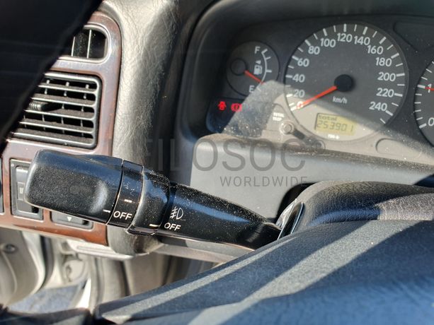 Toyota Avensis · Ano 2001