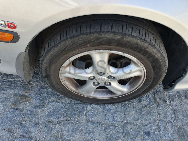 Toyota Avensis · Ano 2001