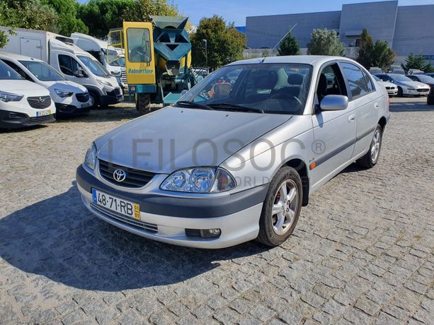 Toyota Avensis · Ano 2001