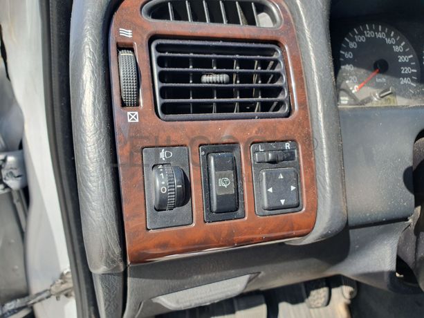 Toyota Avensis · Ano 2001