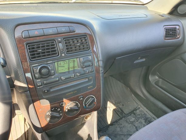 Toyota Avensis · Ano 2001