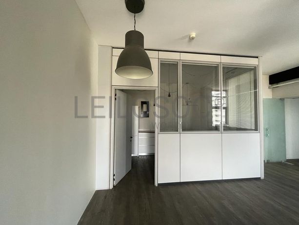 Escritórios + Lugares de Garagem · Porto