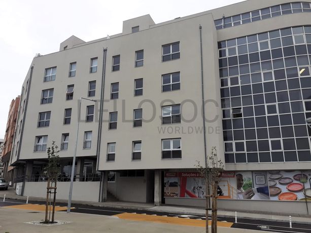 Escritórios + Lugares de Garagem · Porto