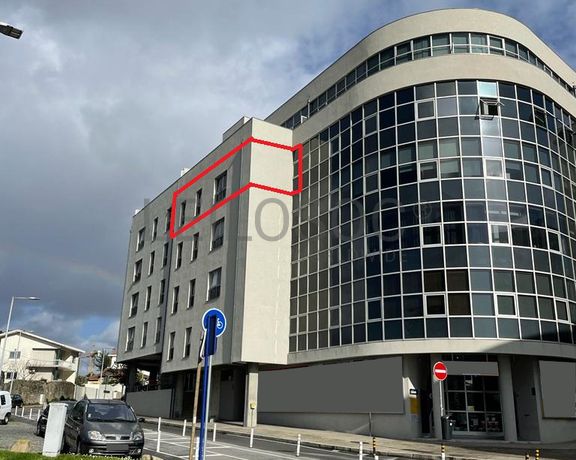 Escritórios + Lugares de Garagem · Porto