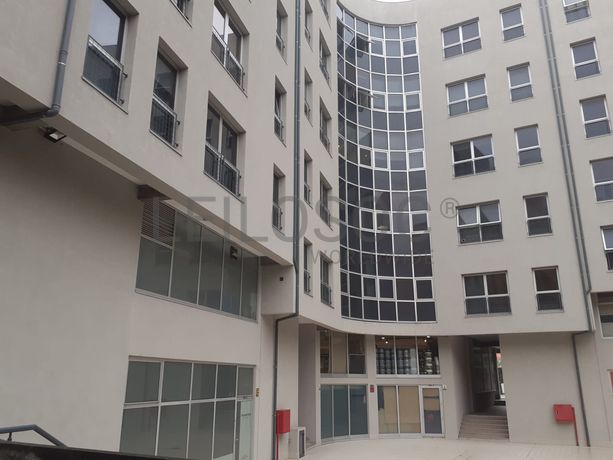 Escritórios + Lugares de Garagem · Porto