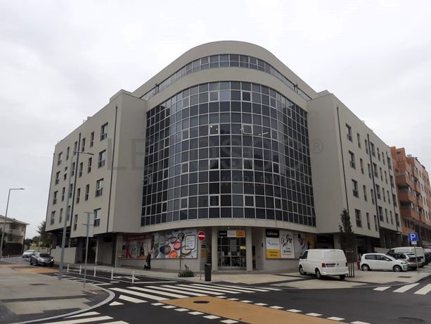 Escritórios + Lugares de Garagem · Porto